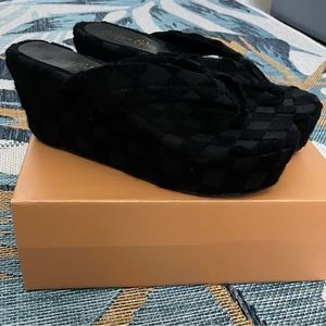 Chase + Chloe Black Sandals - Size 8